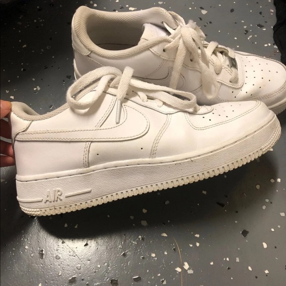 Air force 1s - Picture 2 of 4